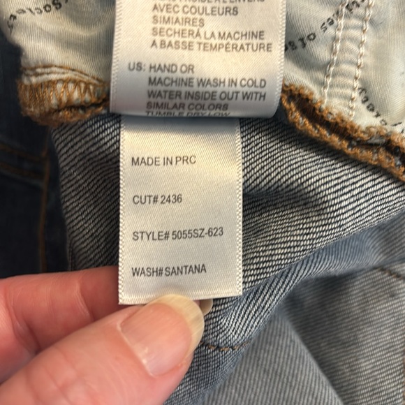 Articles of Society Low Rise Flare Leg Raw Hem Medium Wash Blue Jeans - Size 30 - Picture 14 of 14